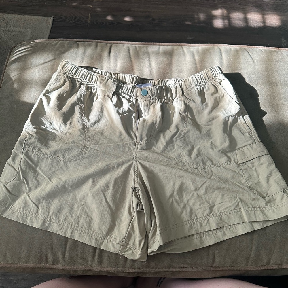 Columbia women’s hiking shorts